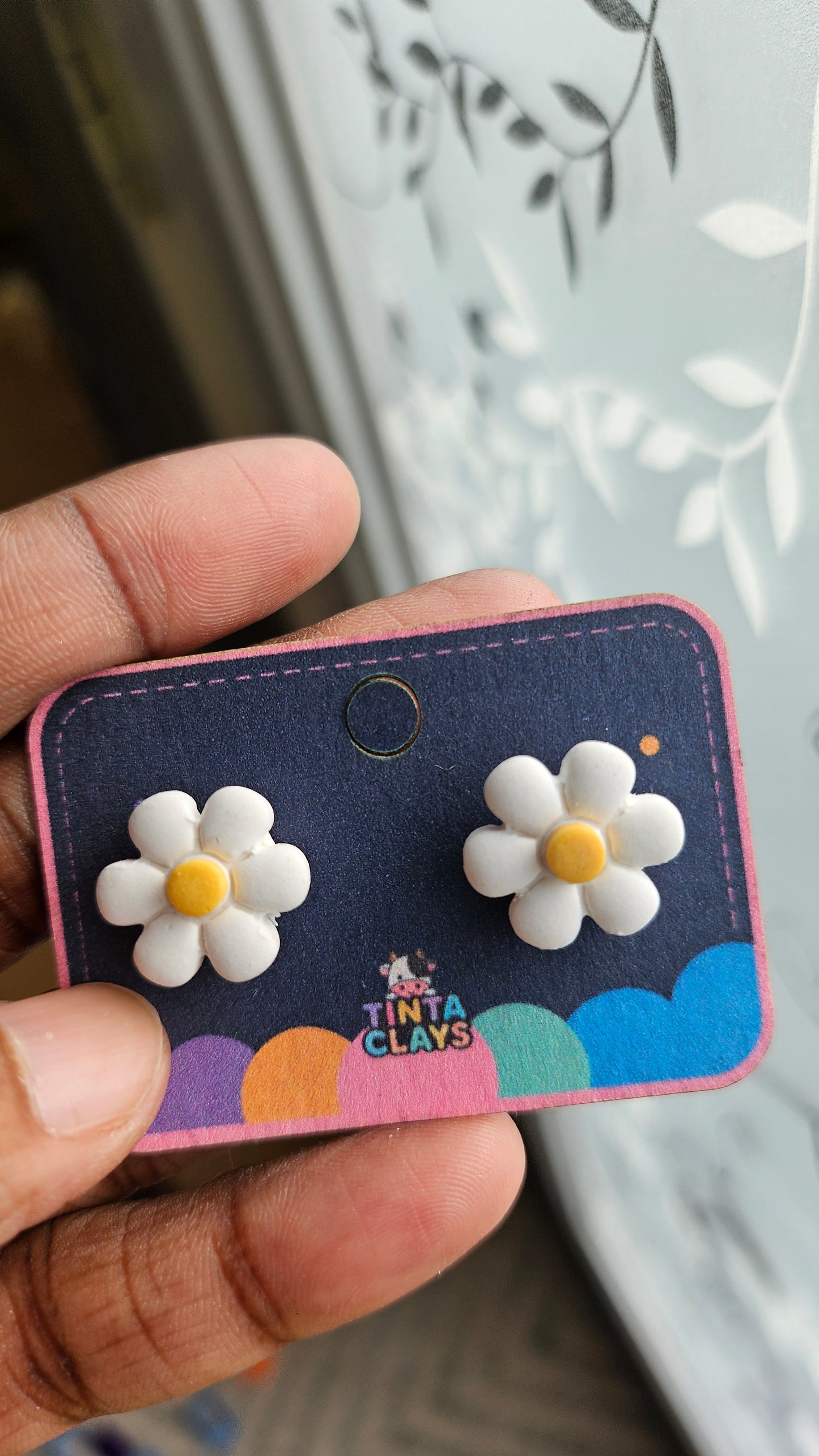 White Daisy stud Earrings | Handmade Polymer Clay - Earrings | Lightweight Jewelry | Spring Series