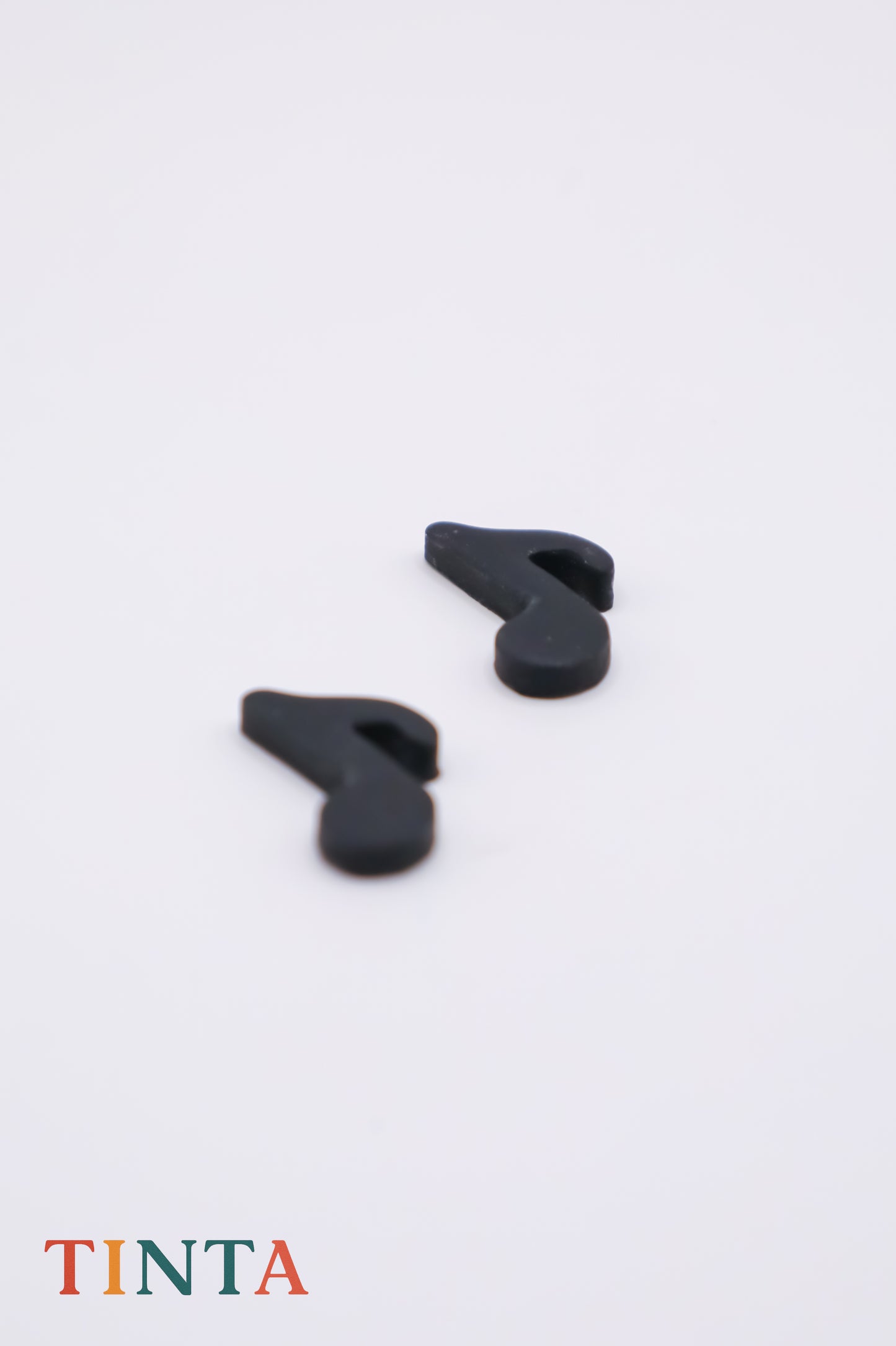 Black letter 'A' on a white background with 'TINTA' branding.