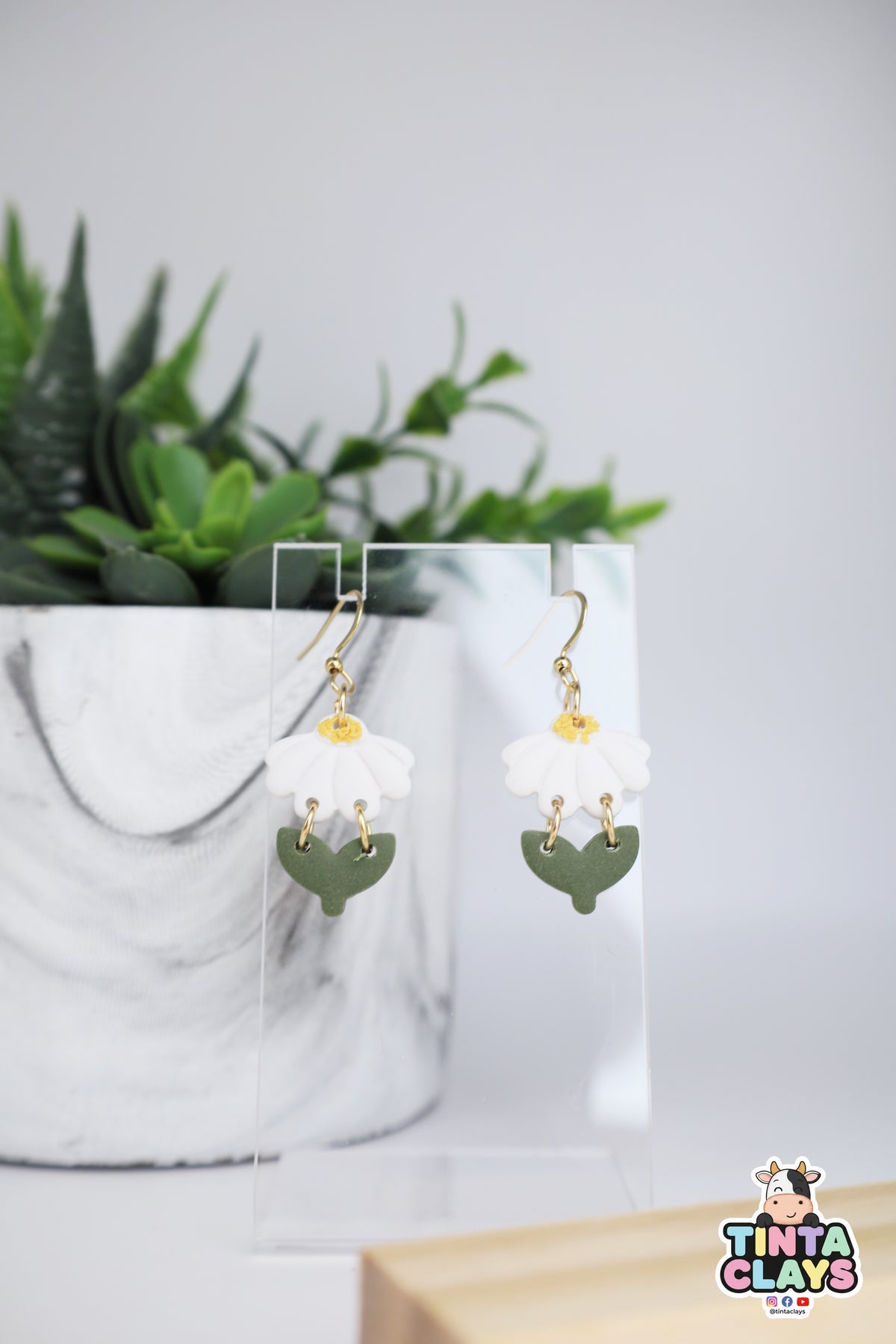 White Daisy Earring  | Spring Special | Polymer Clay Earring