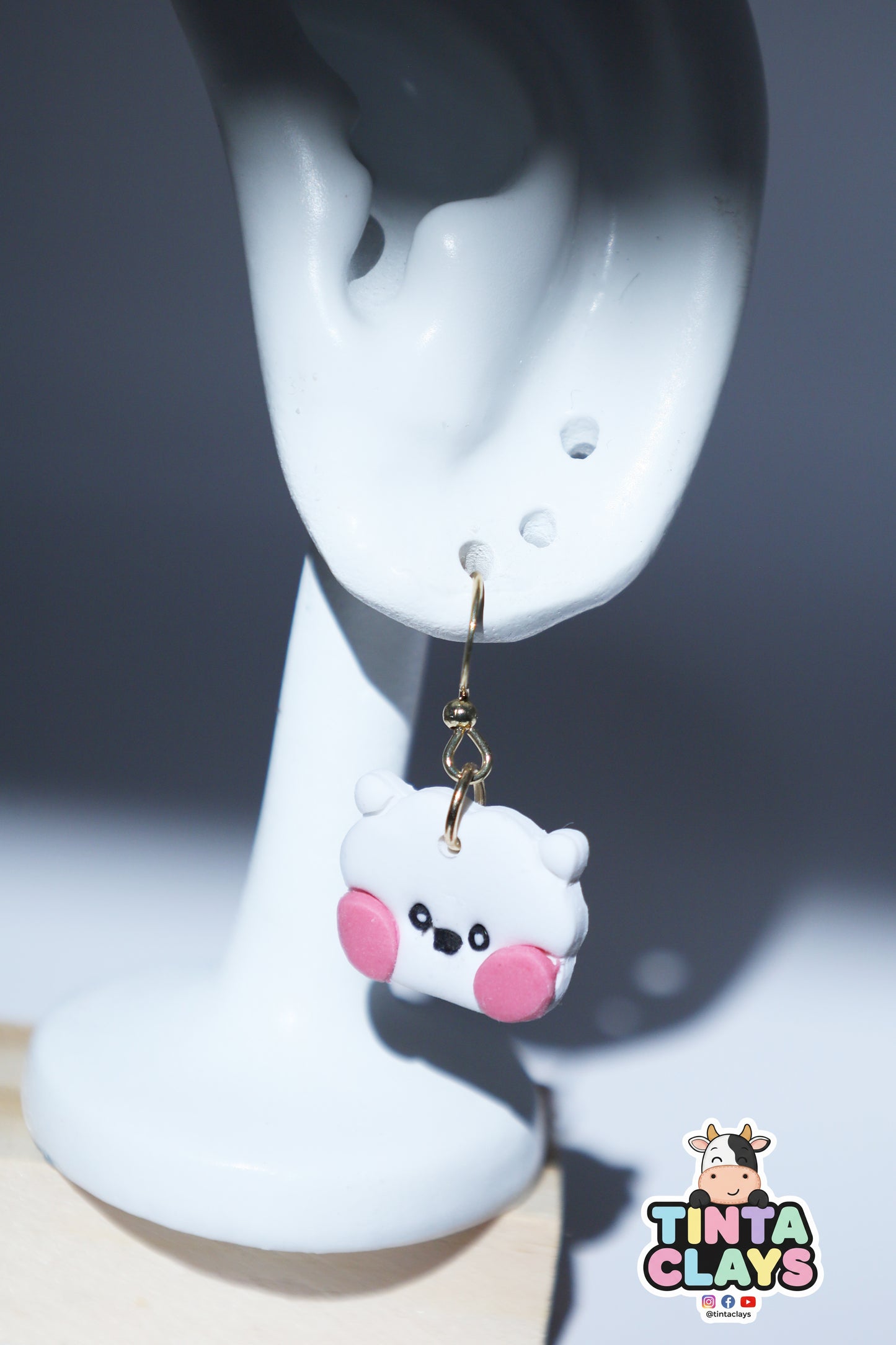 Handmade Fluffy Alpaca Earrings | Cute White Polymer Clay Earrings | Kawaii Animal Jewelry