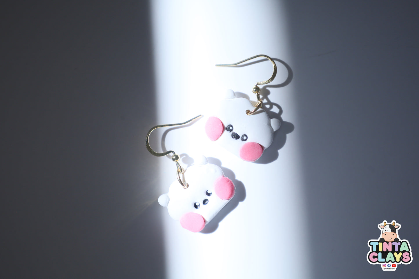 Handmade Fluffy Alpaca Earrings | Cute White Polymer Clay Earrings | Kawaii Animal Jewelry